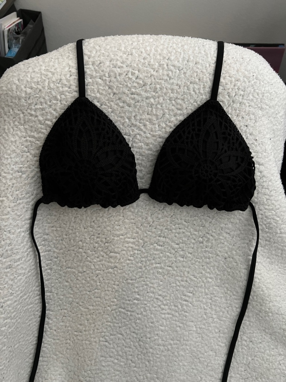 Aerie black crochet-style triangle bikini top in Large & excellent condition